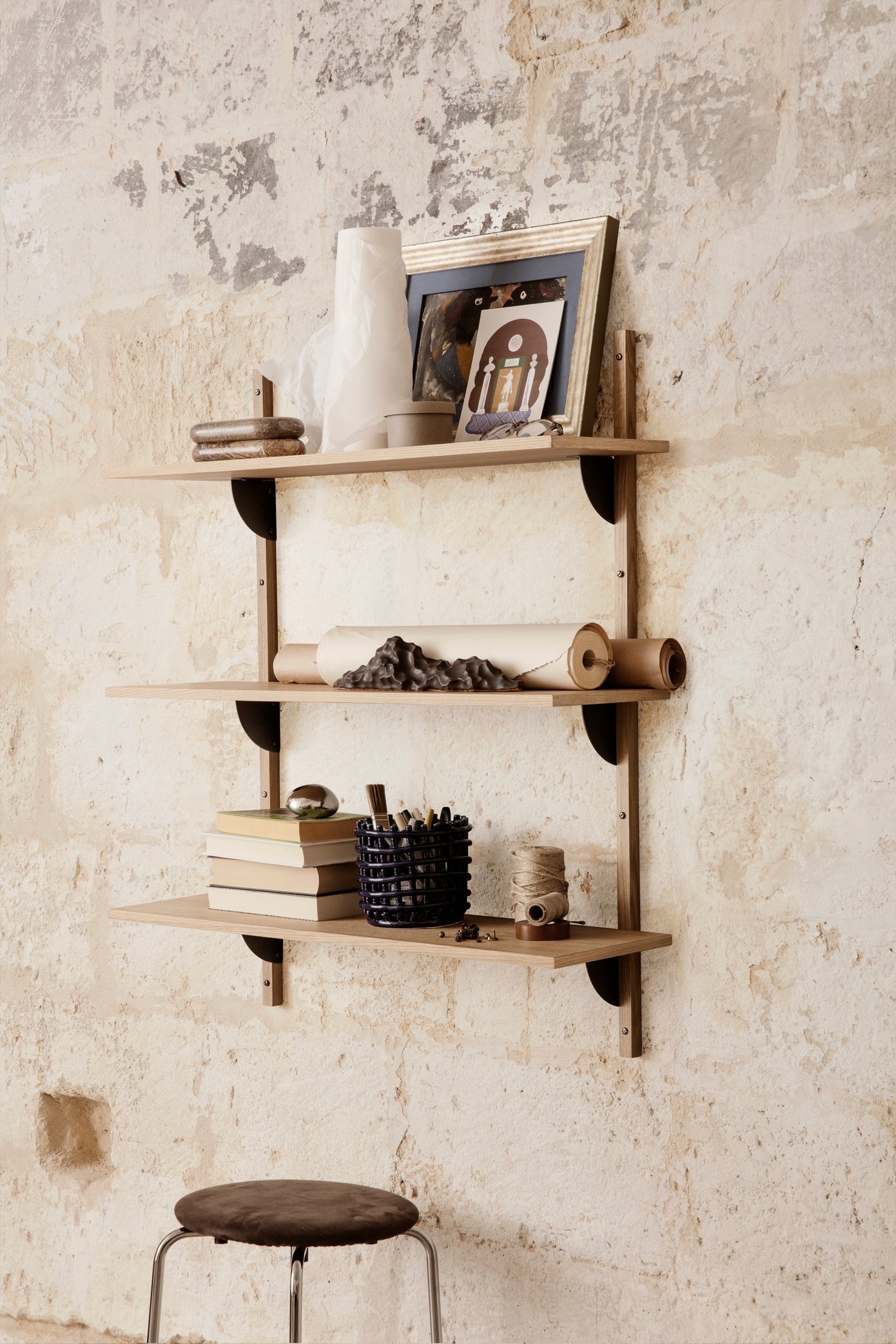 sector - shelf tripple oak