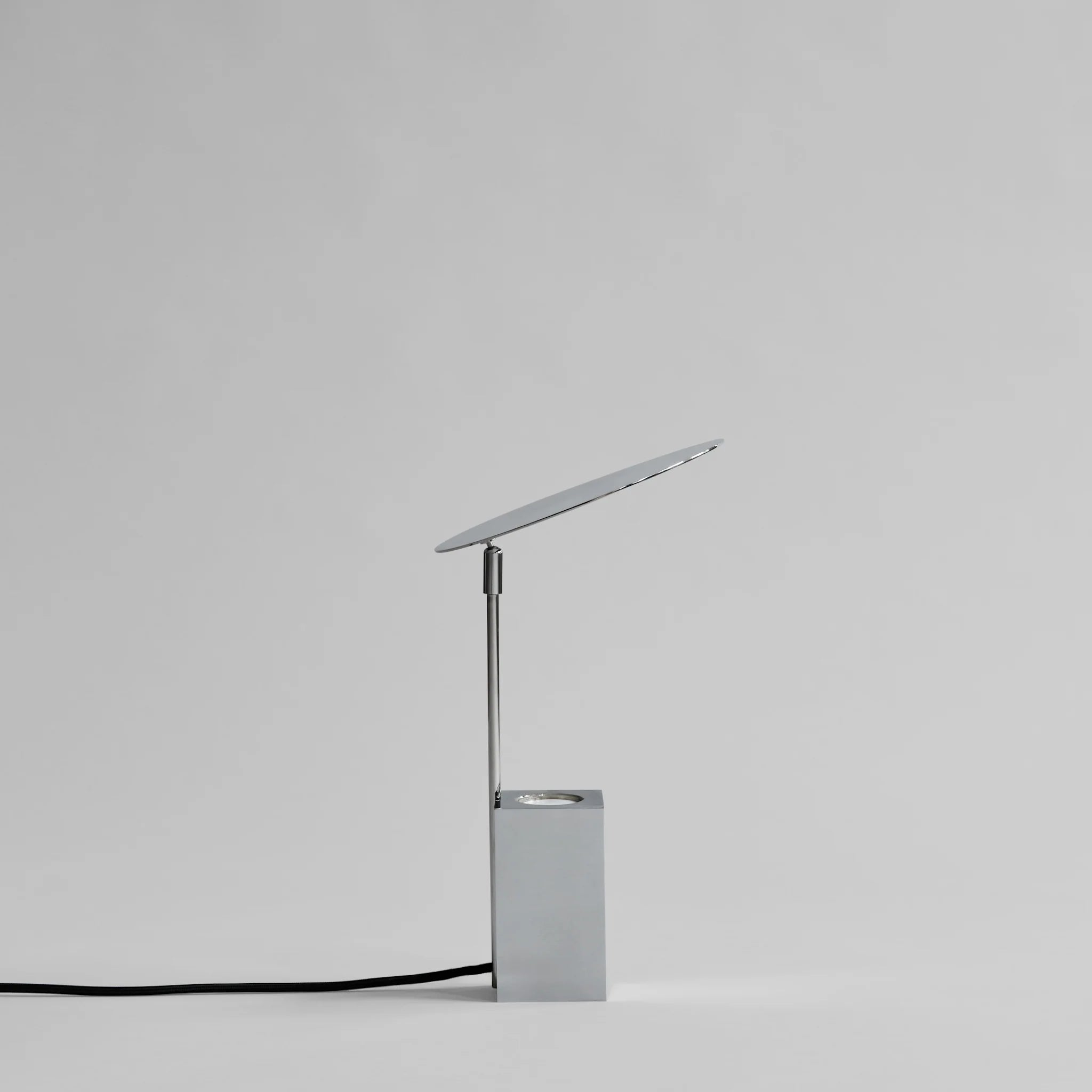 reflect table lamp