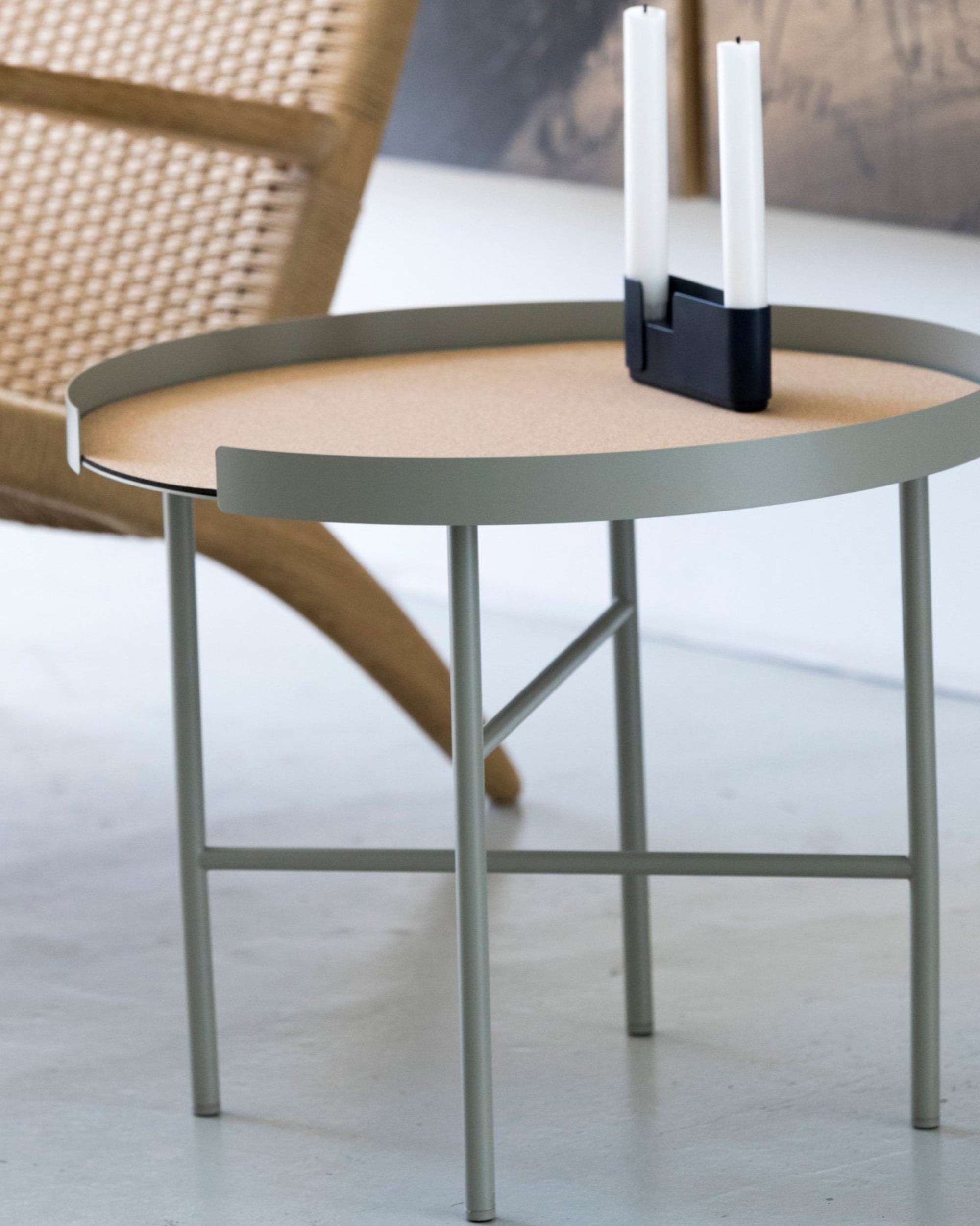 big hug coffee table - round bone
