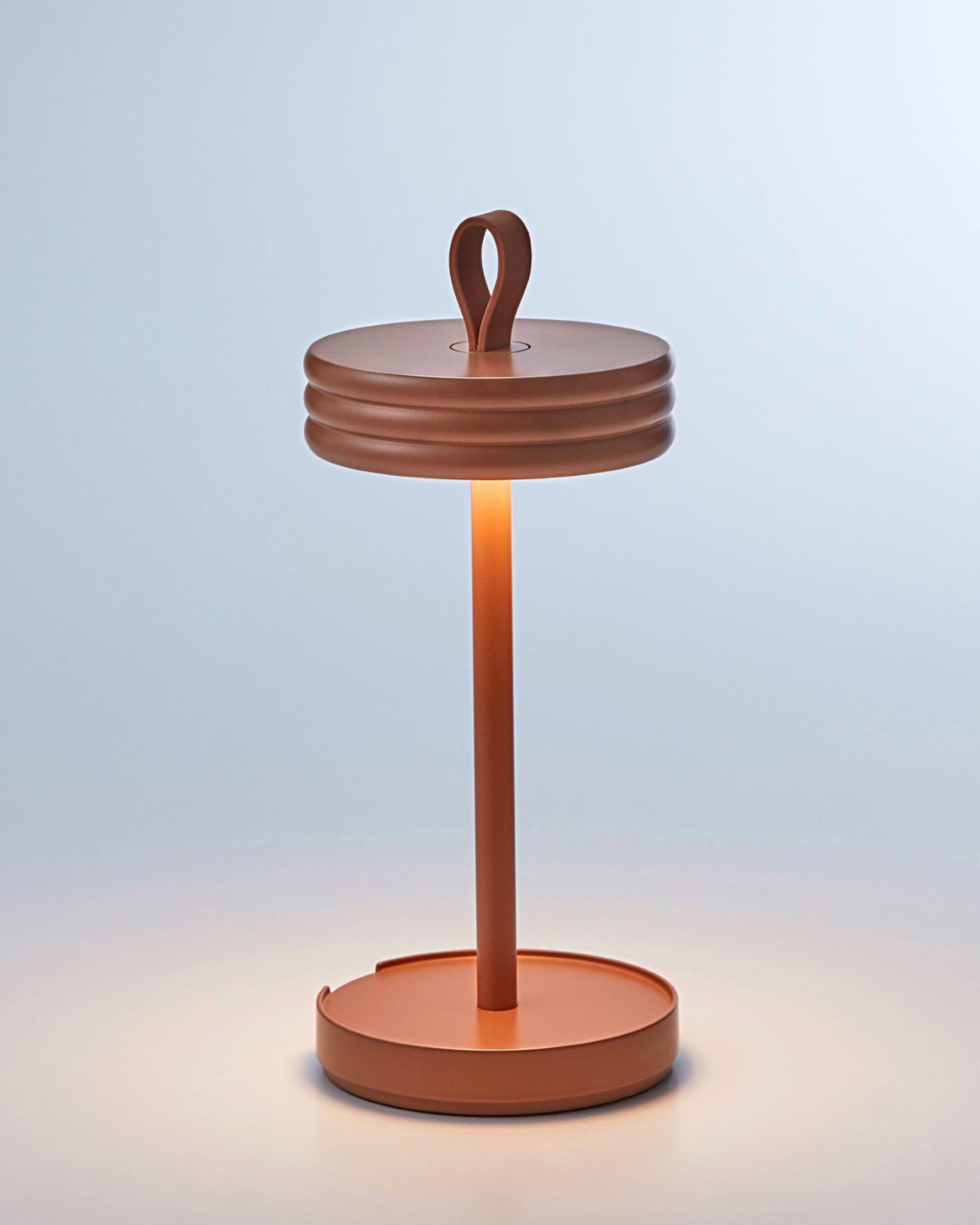 big hug portable lamp - clay 