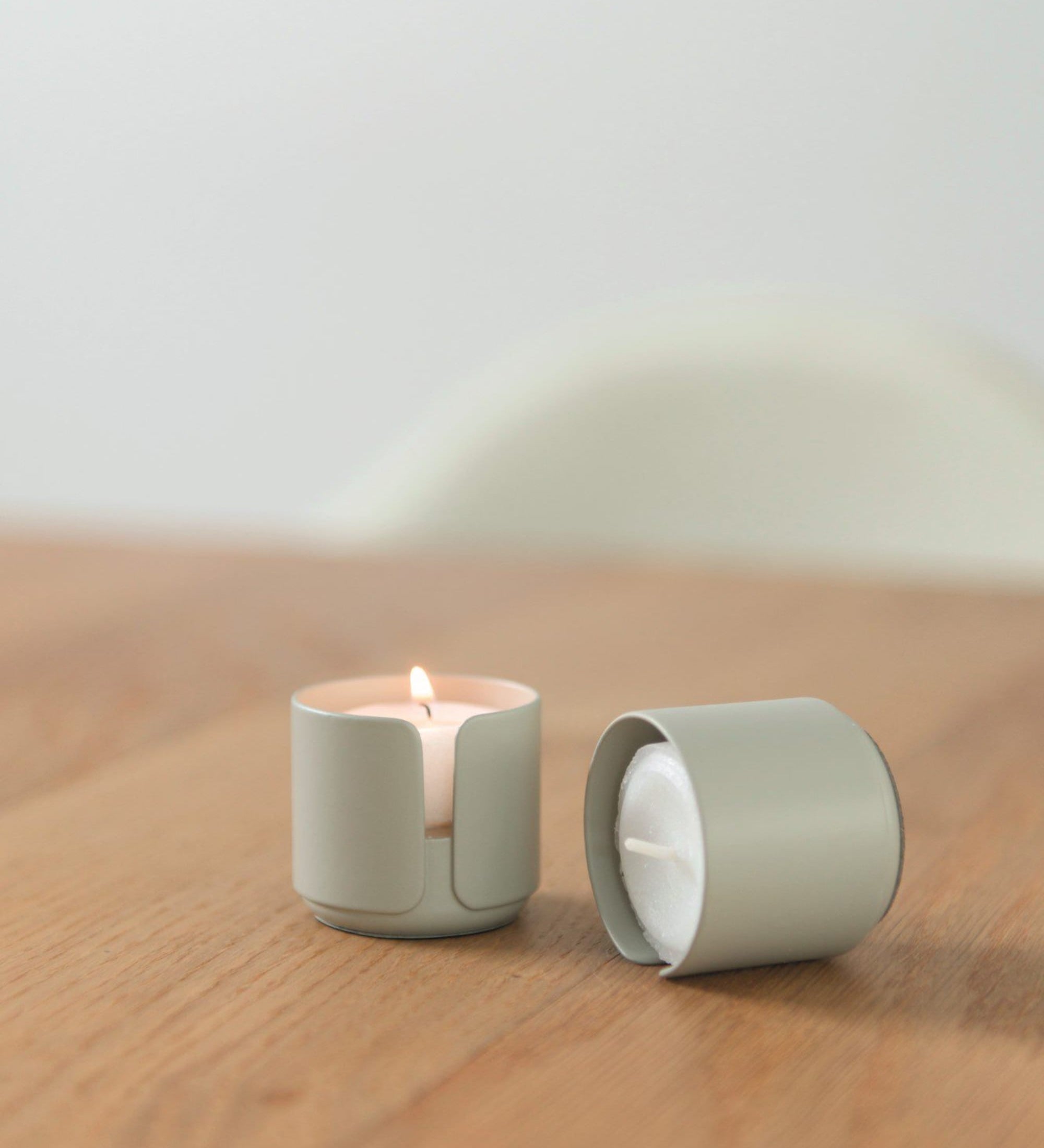 big hug tea light holder - bone 