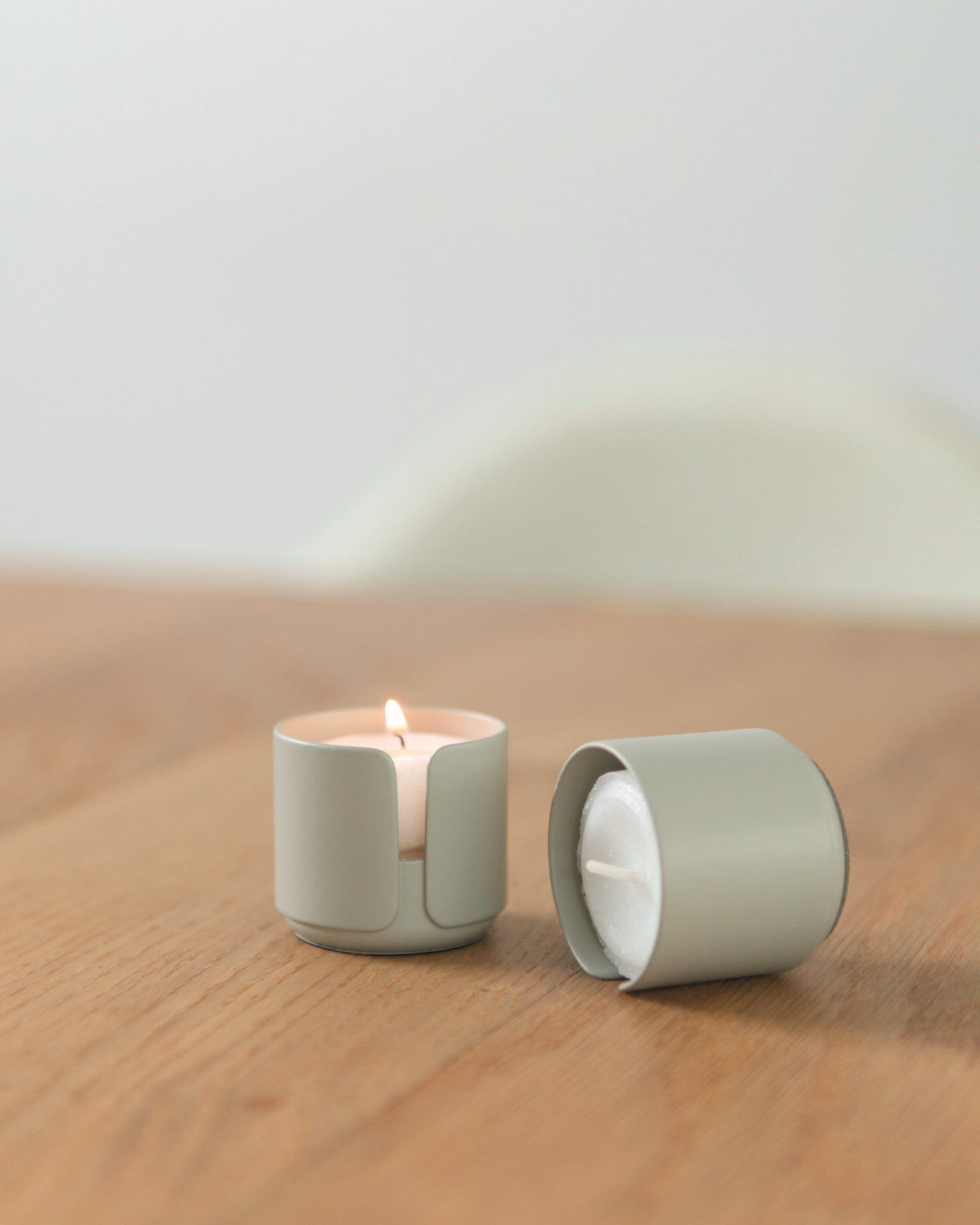 big hug tea light holder - bone 