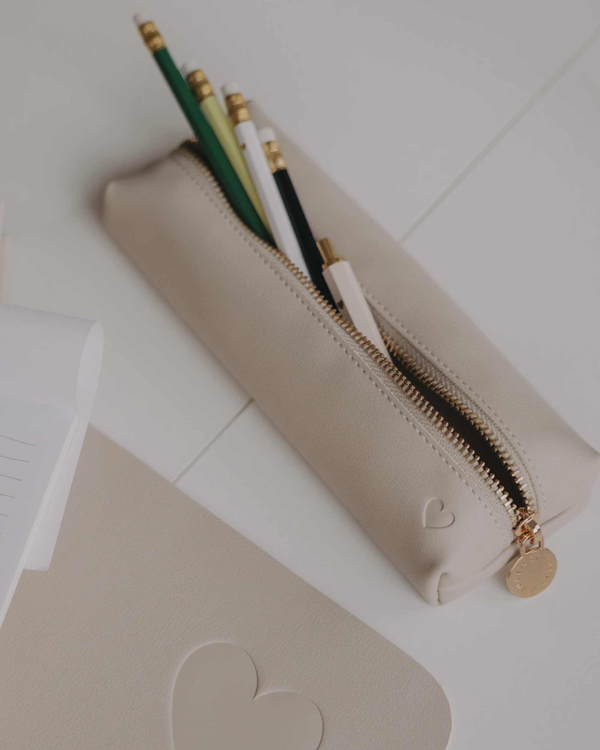 federtasche-herz taupe