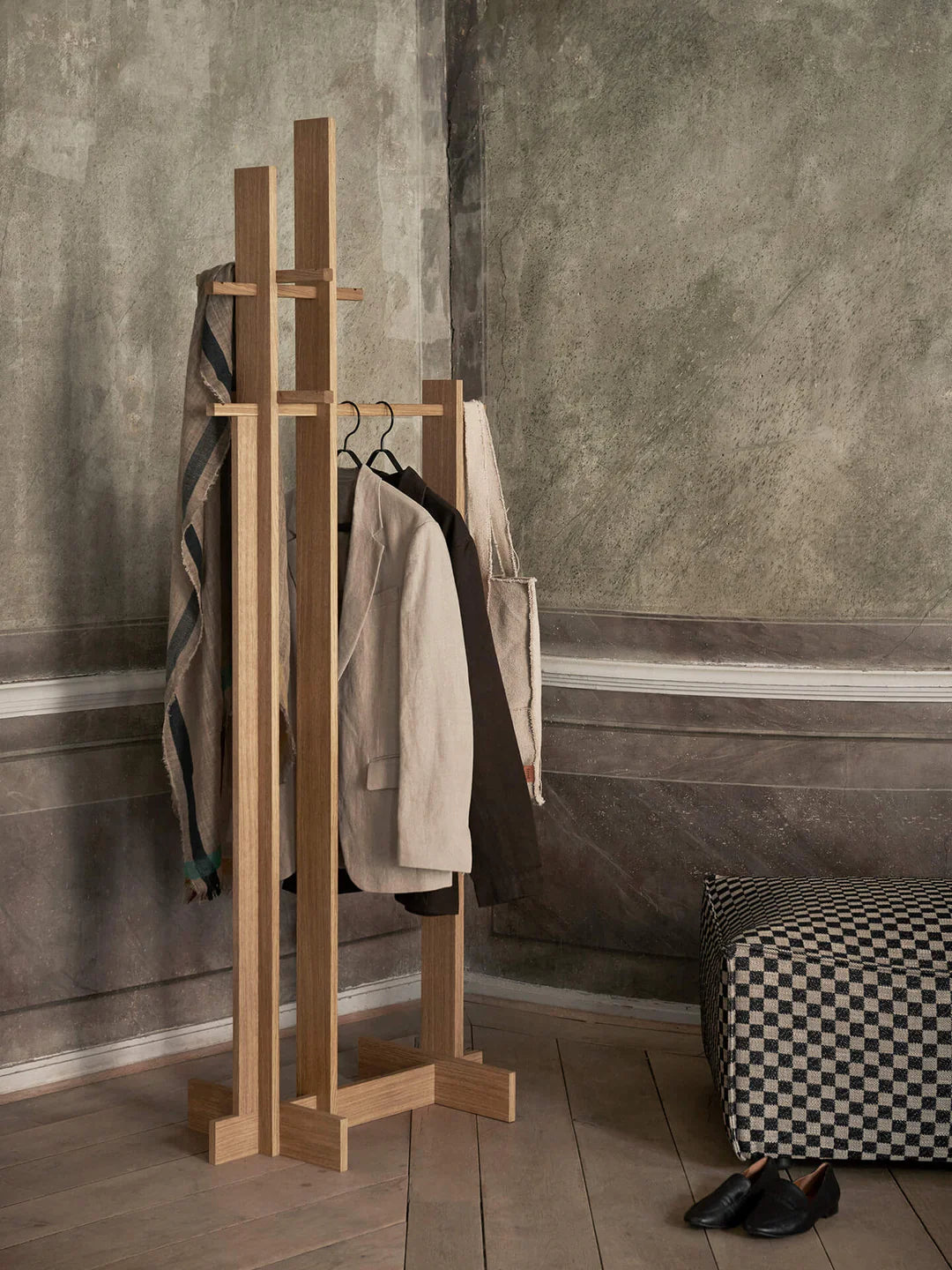 bridge clothes stand