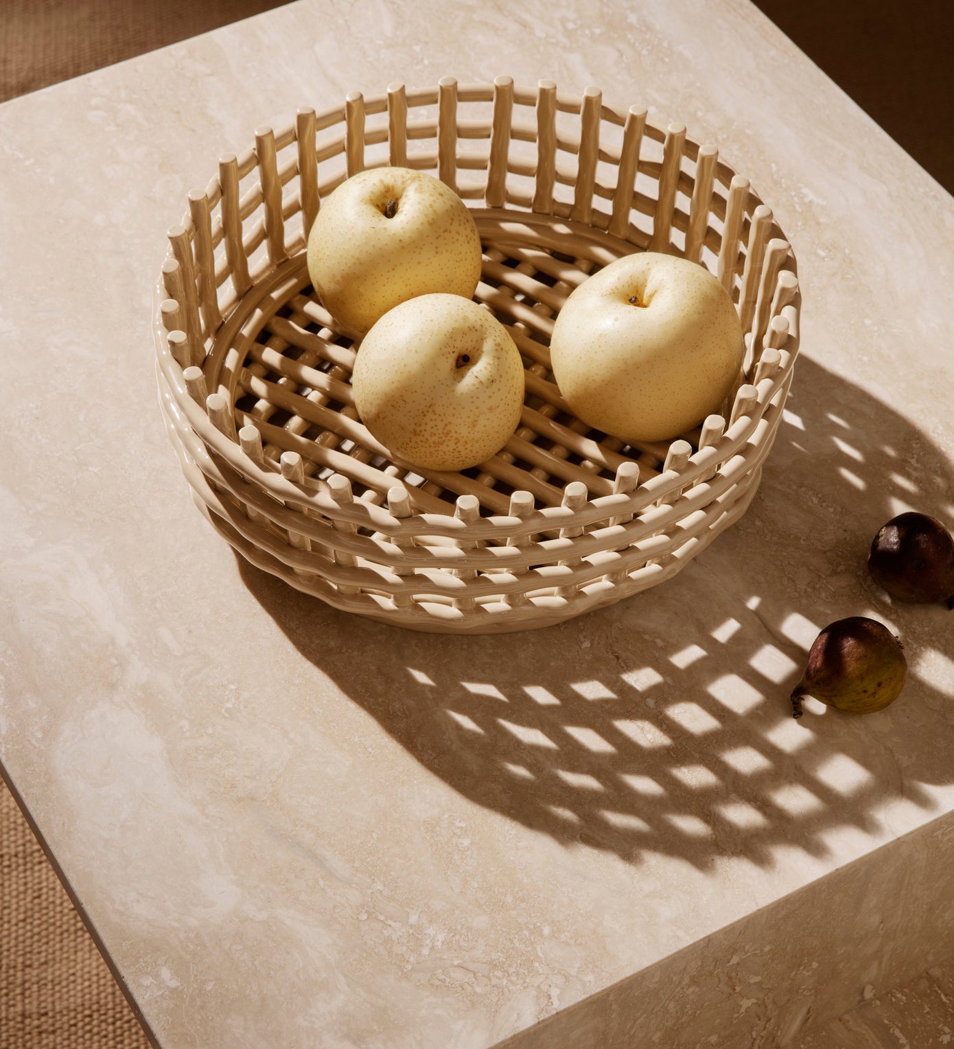ceramic centrepiece