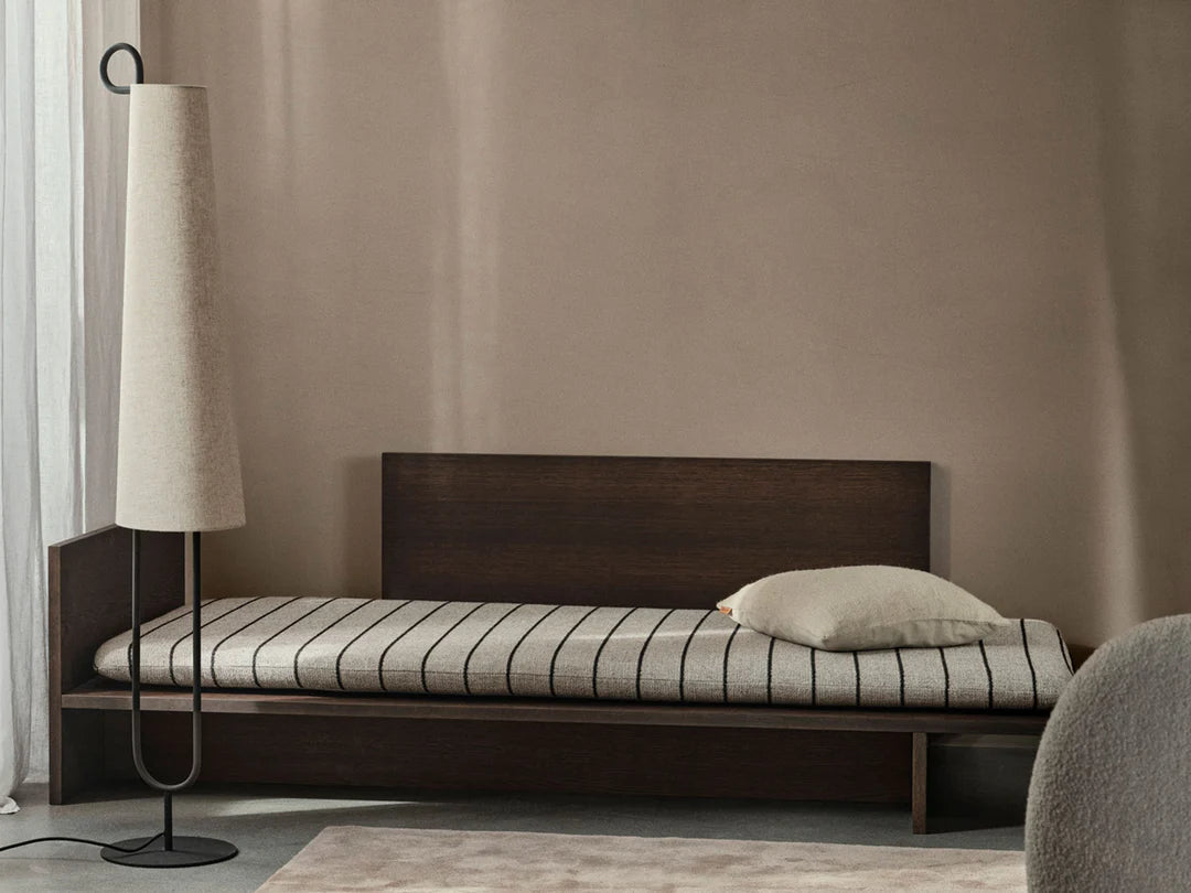 kona - daybed dark stained