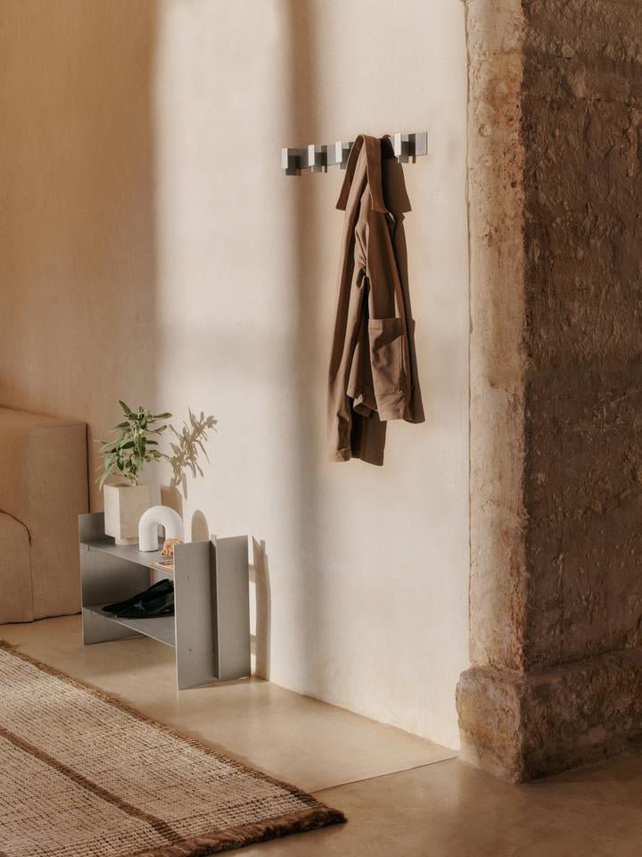 lager coat rack