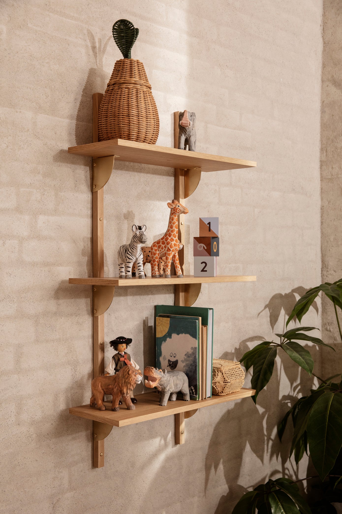 sector - shelf tripple oak
