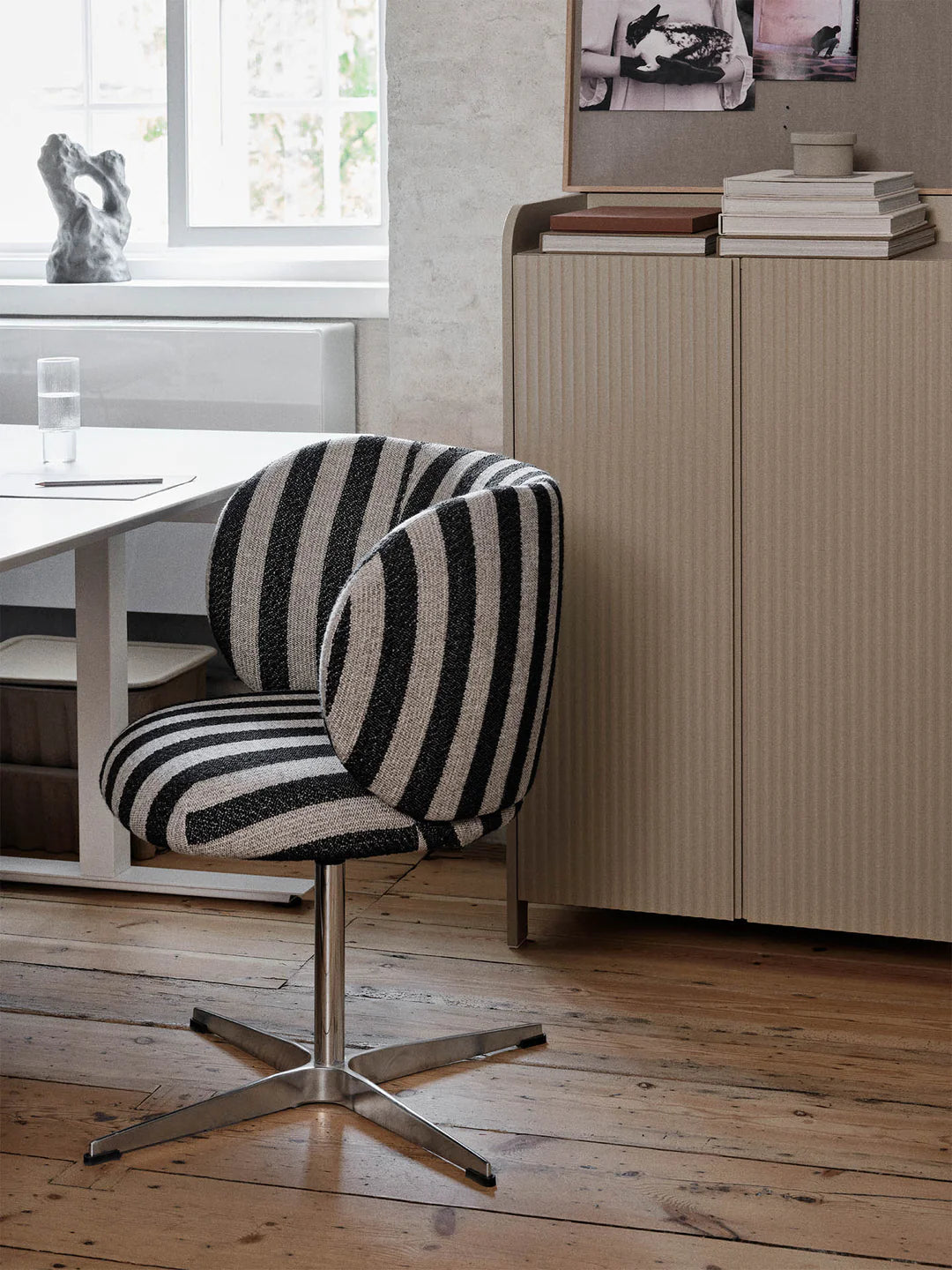 sill cupboard