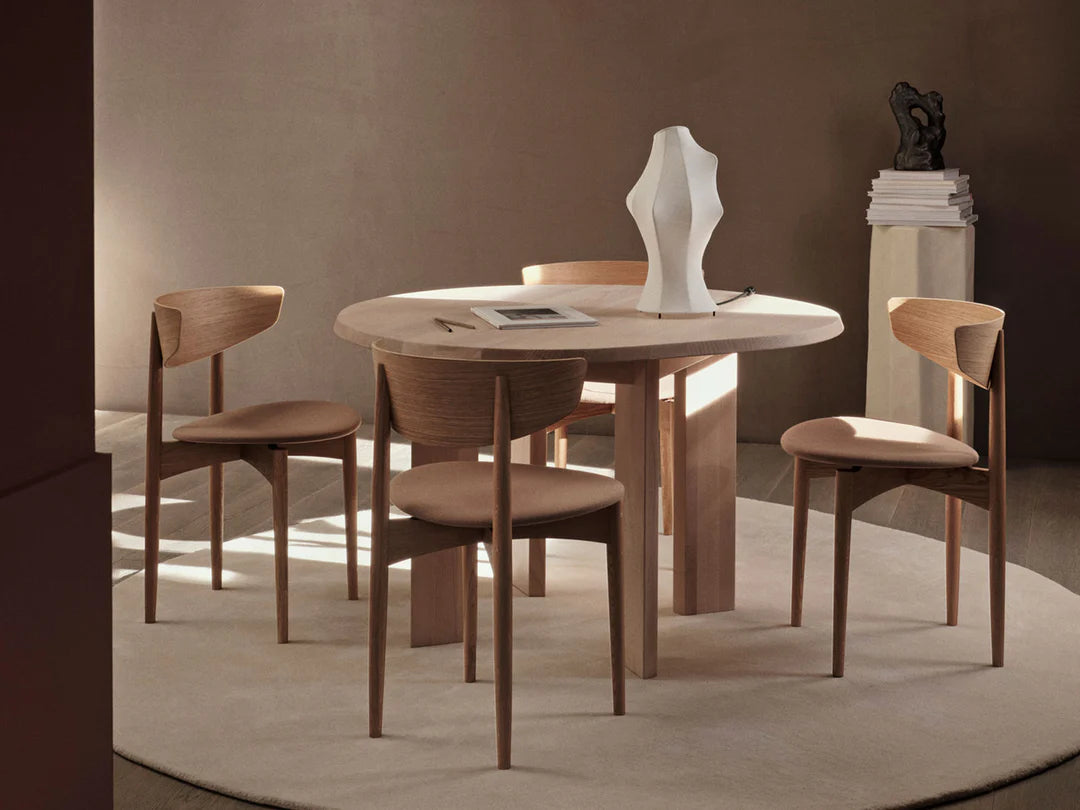 tarn - dining table