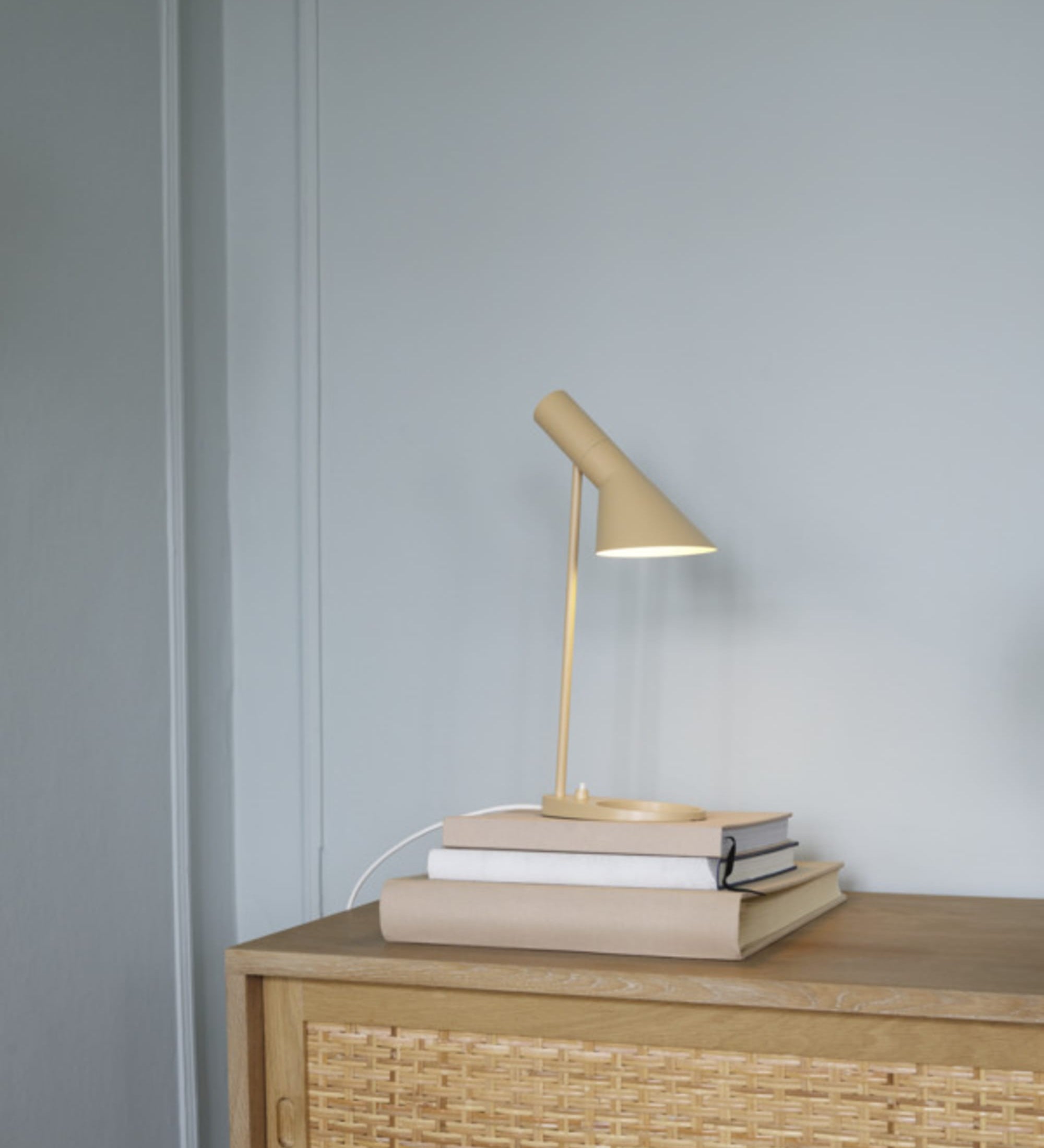 aj-mini tablelamp warm sand
