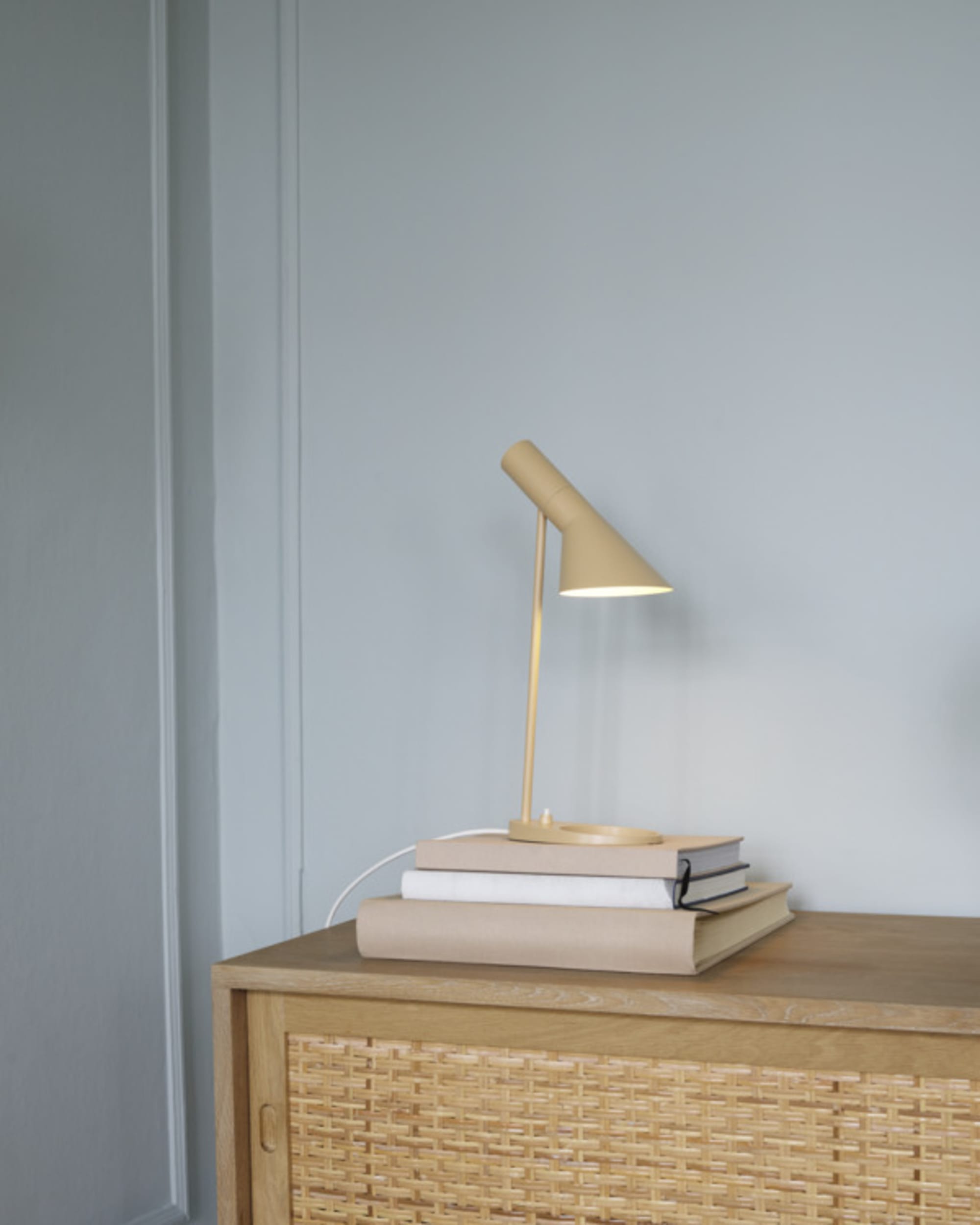 aj-mini tablelamp warm sand