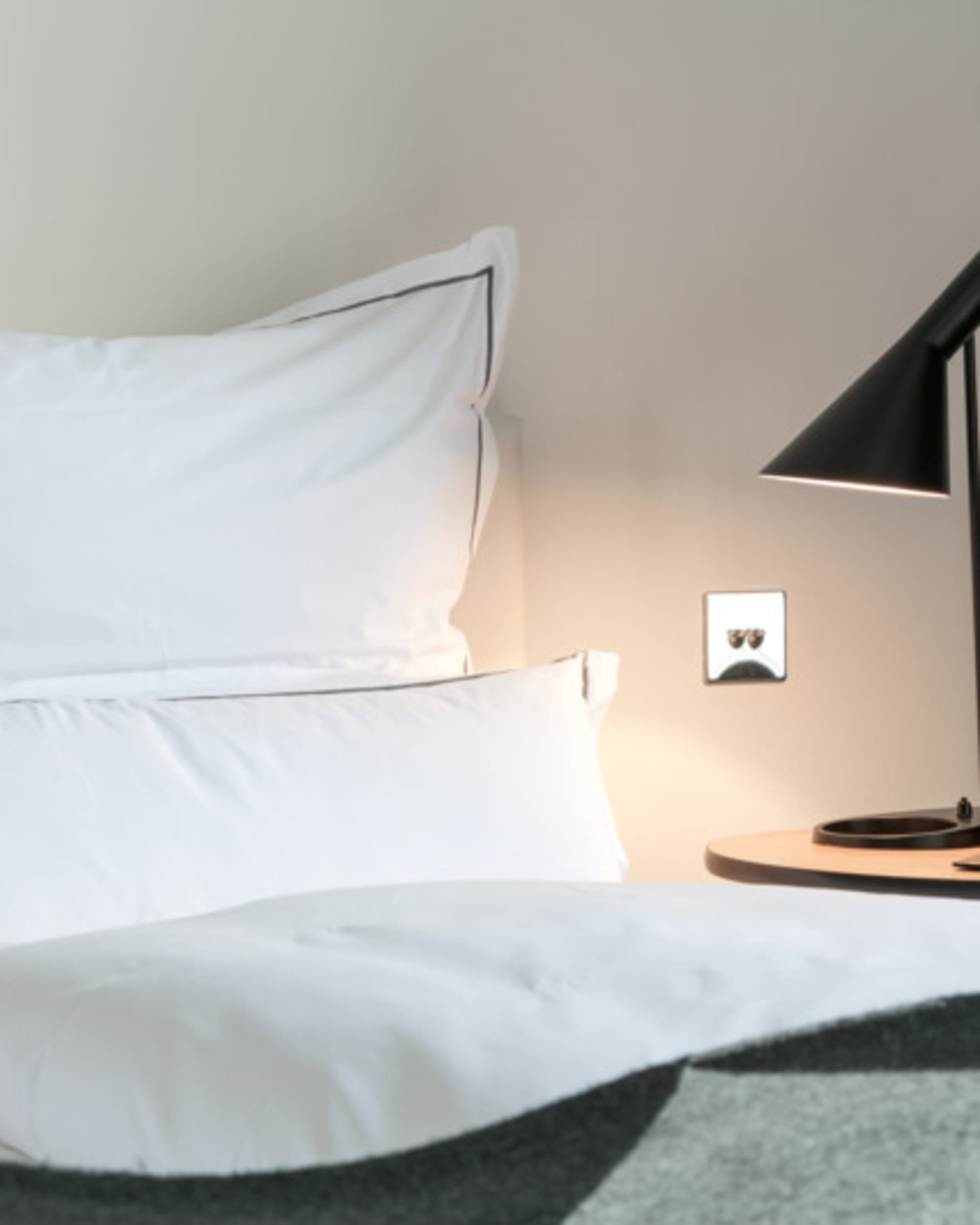 aj-tablelamp black