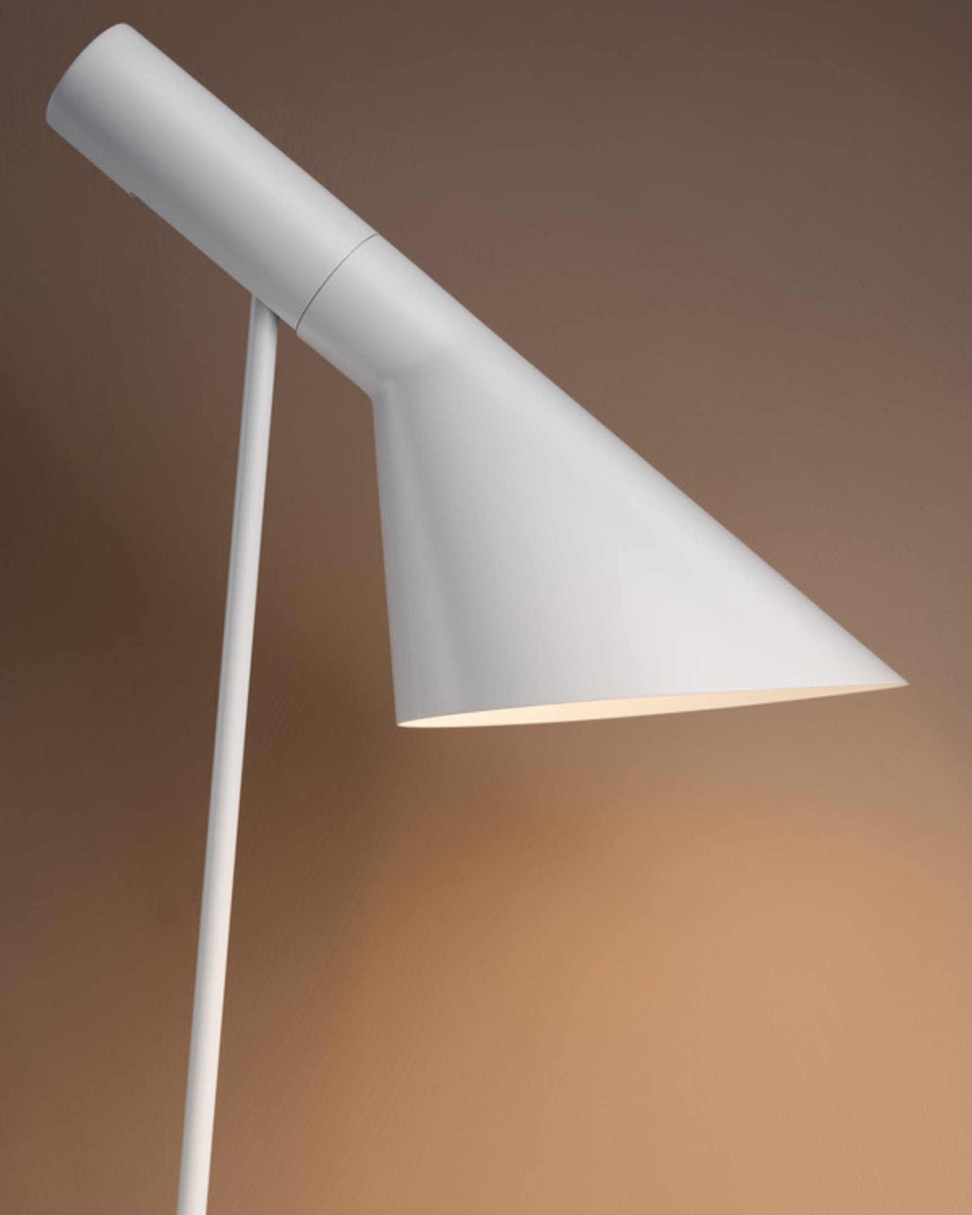 aj-tablelamp white 