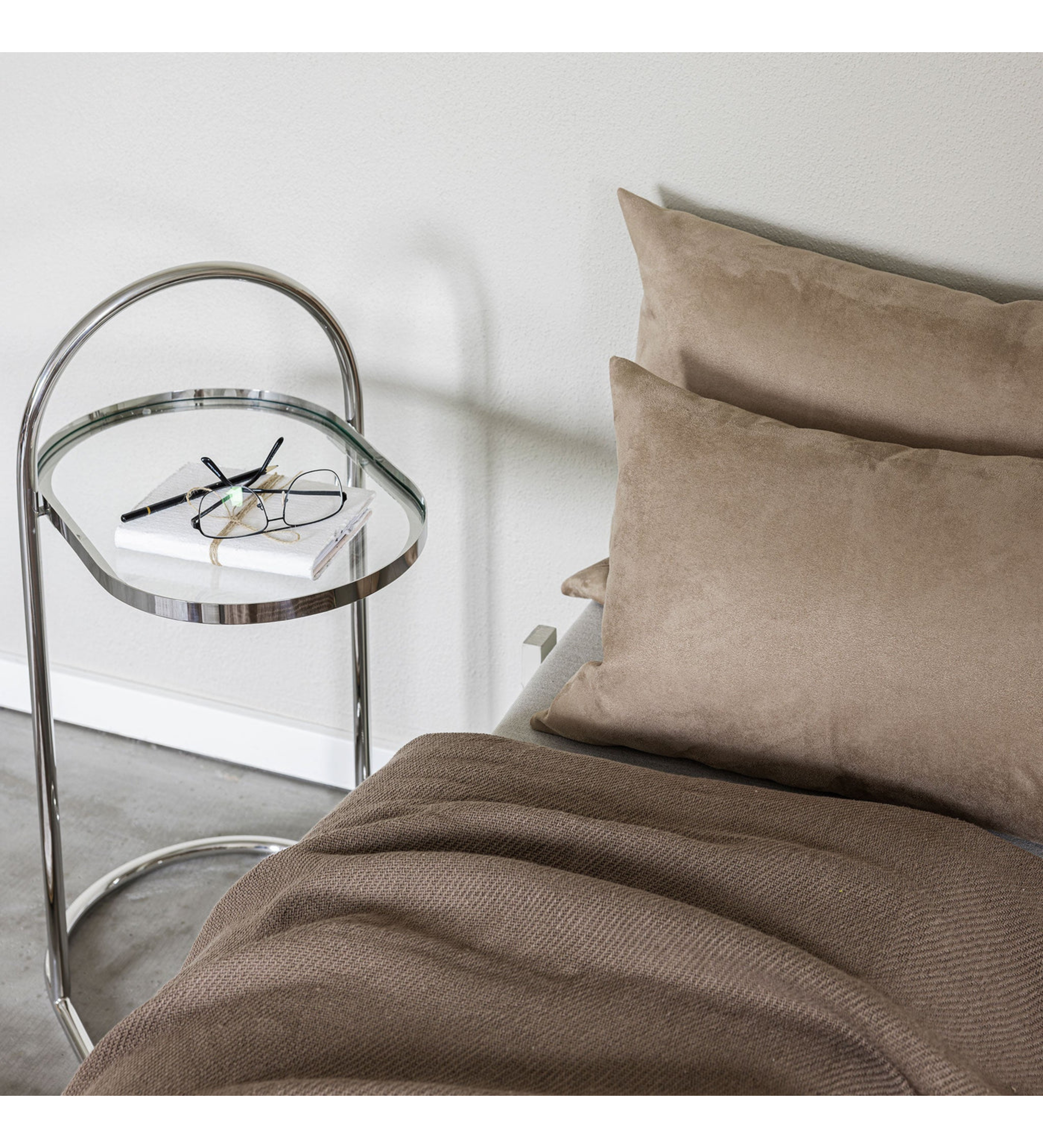 moves side table - chrome 