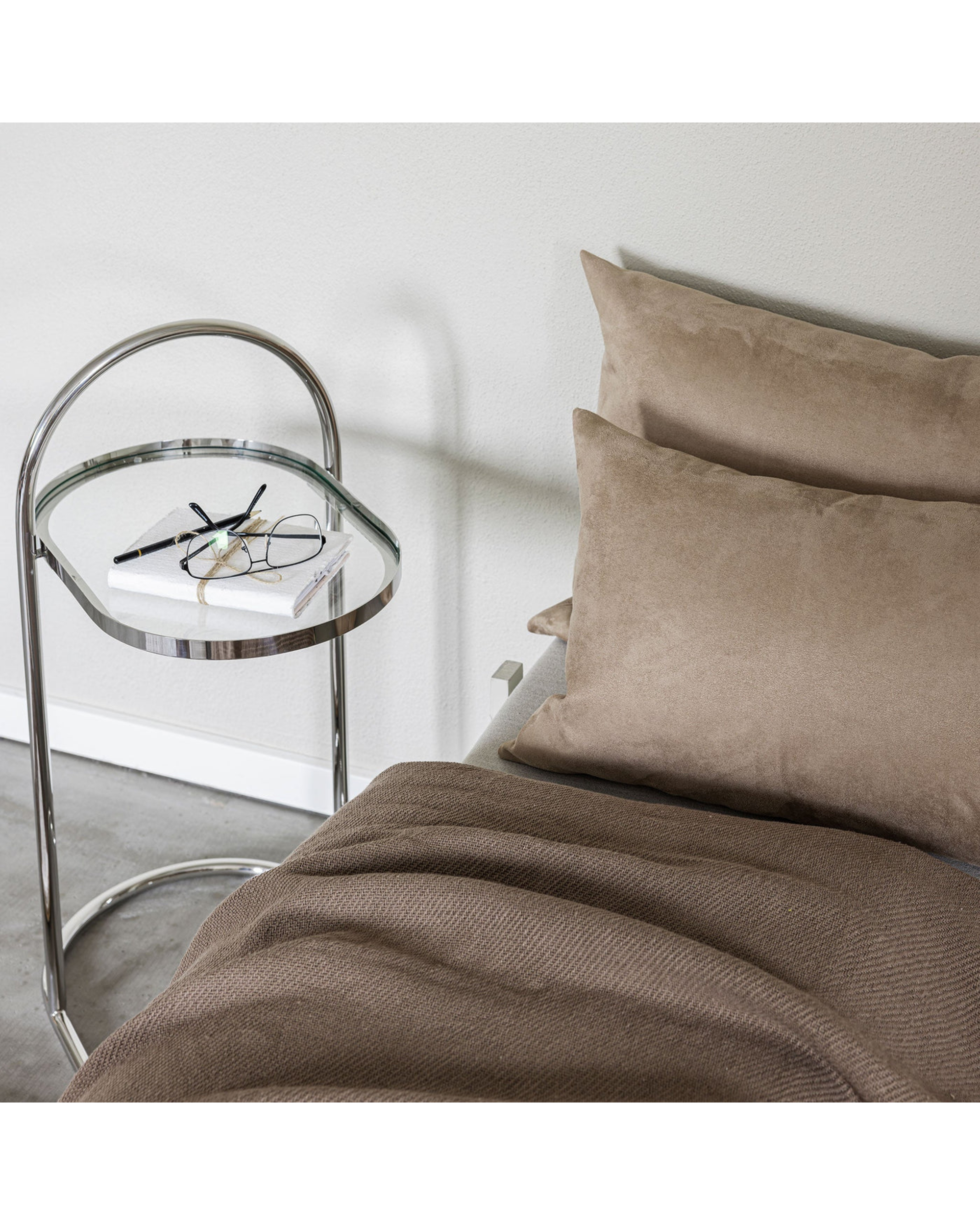 moves side table - chrome 