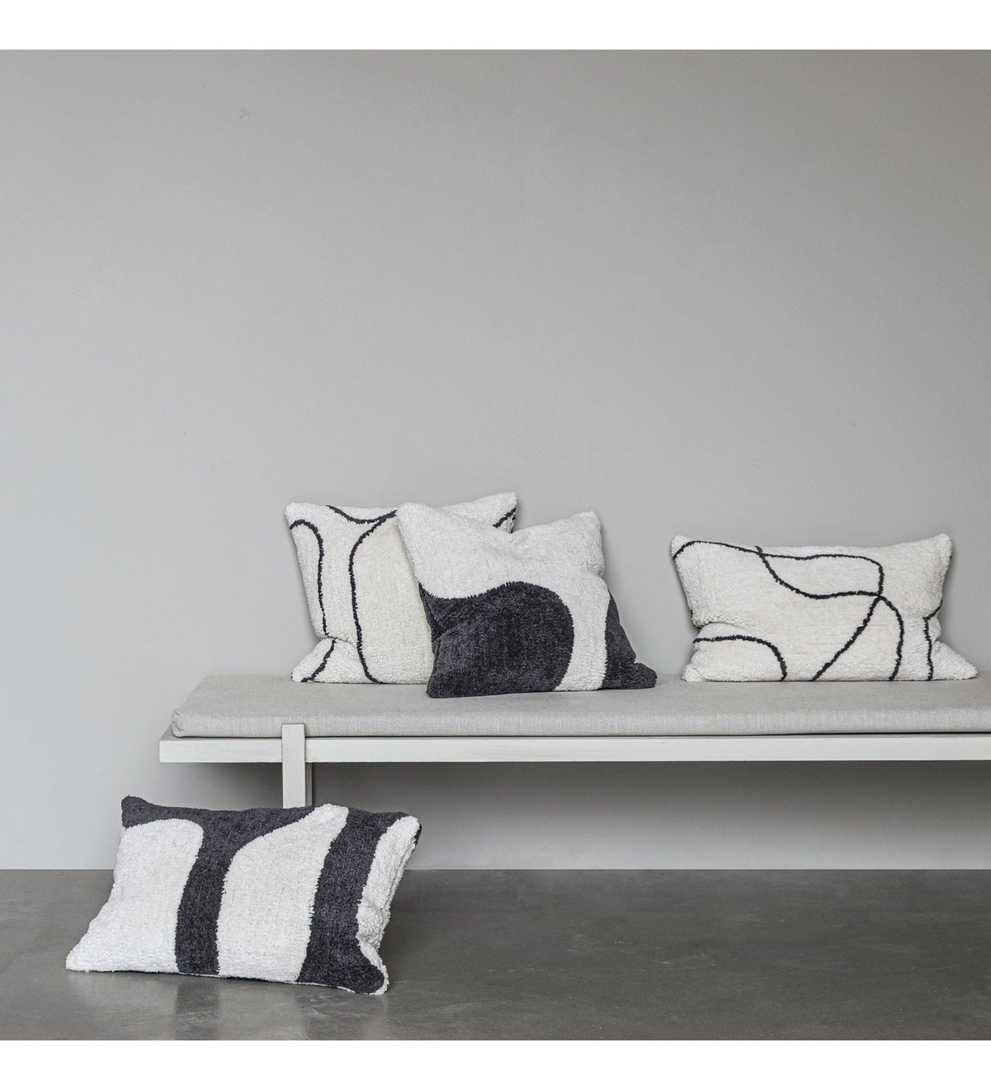 shadow tufted cushion - off white 