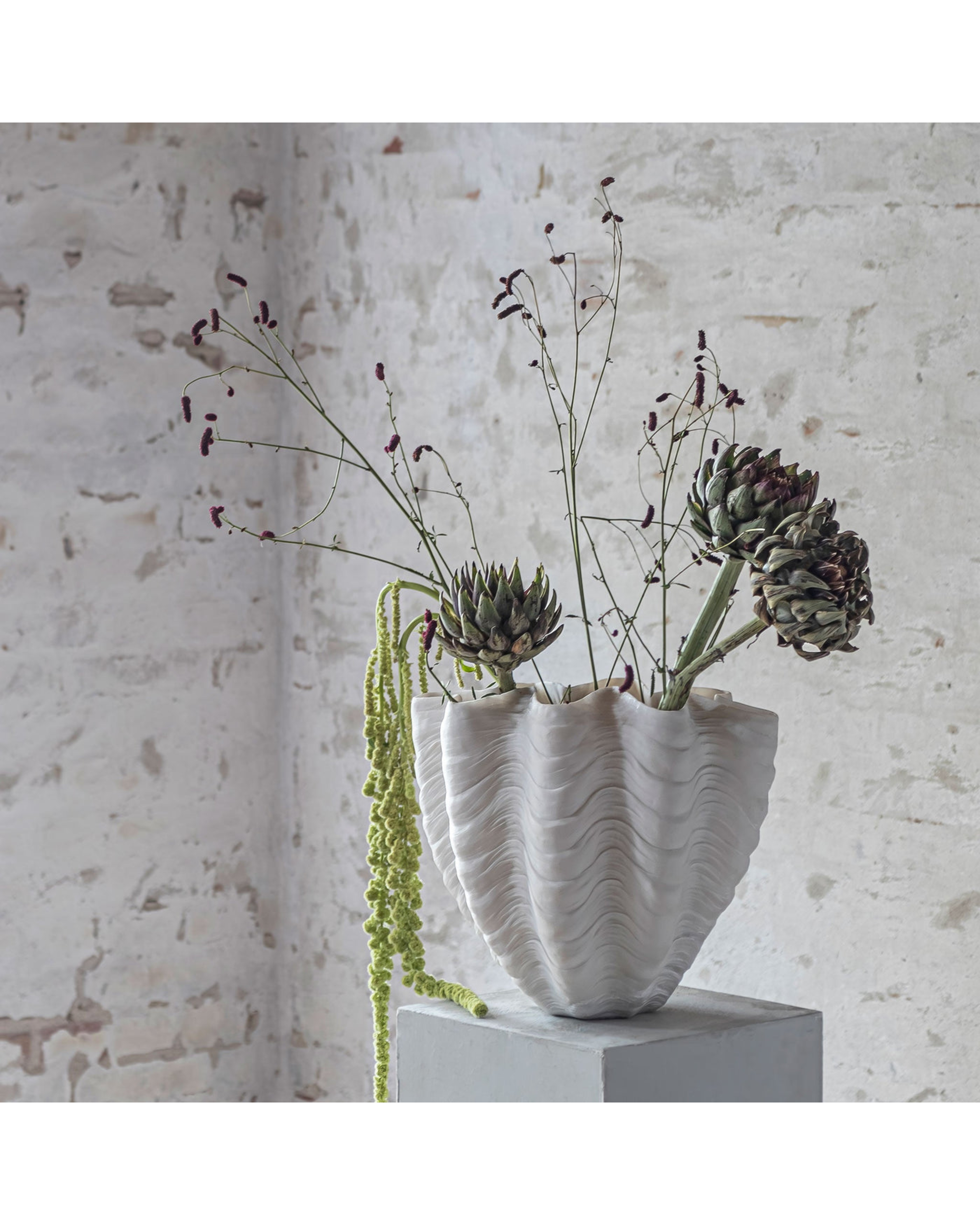 shell vase - off white large 