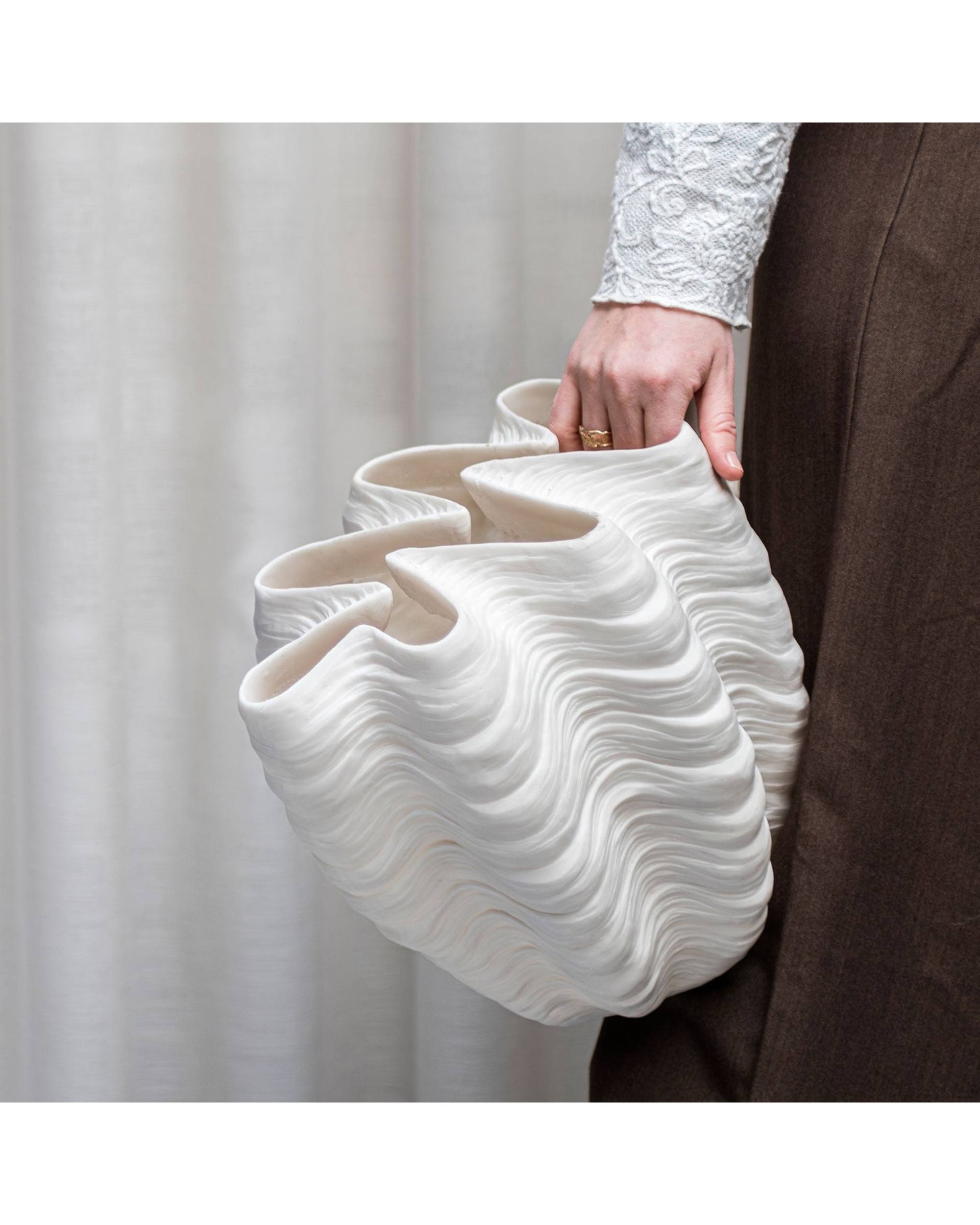 shell vase - off white large 
