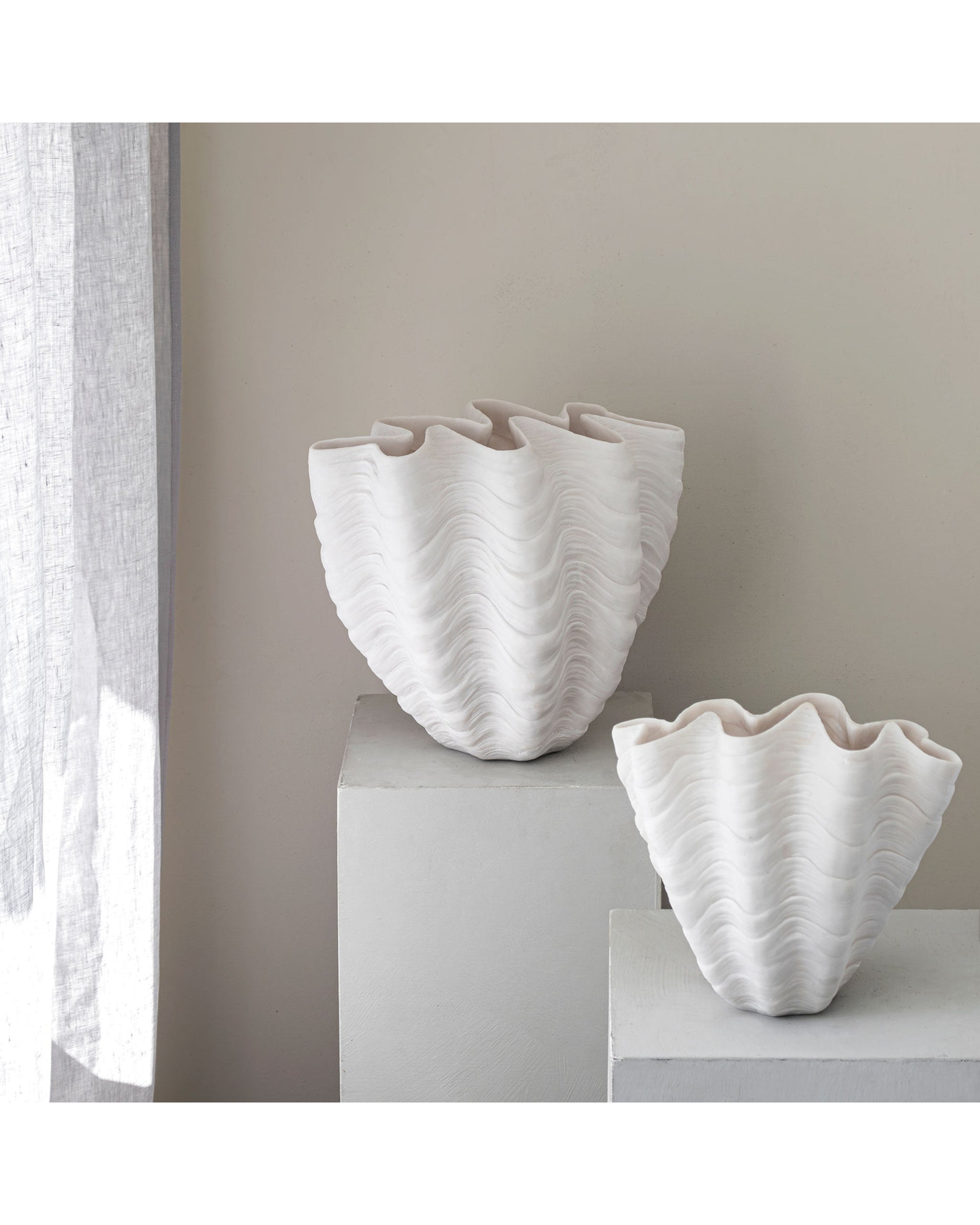 shell vase - off white small