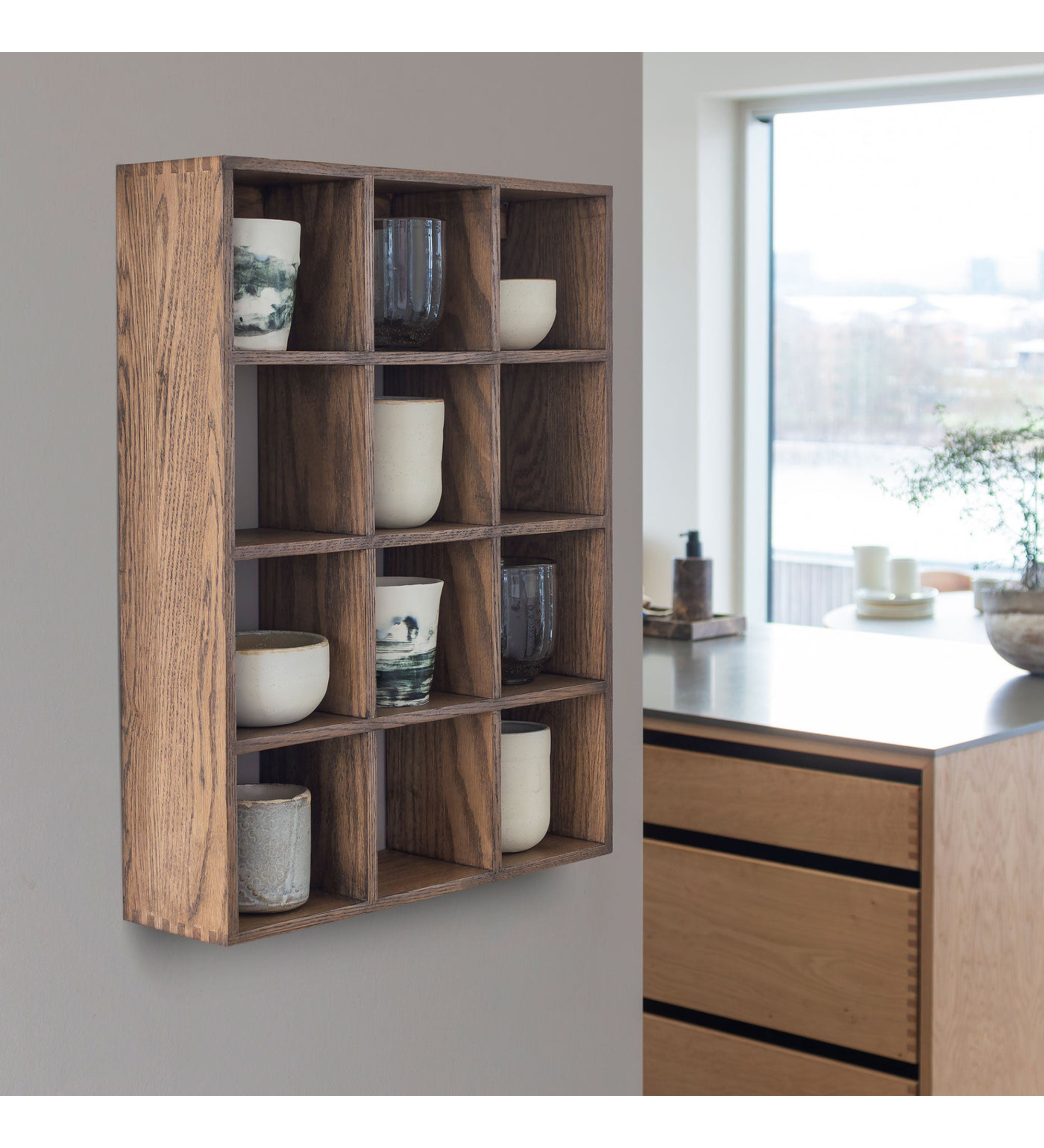 showcase set box - oak dark oiled 
