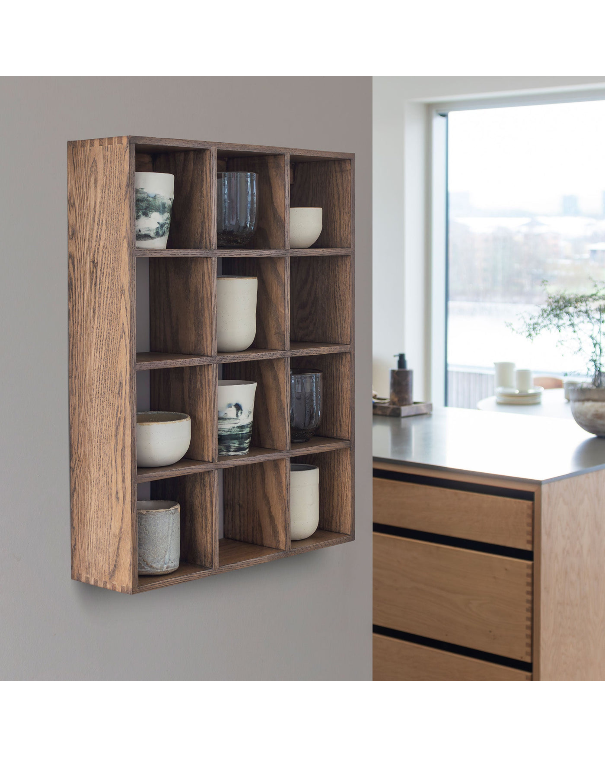 showcase set box - oak dark oiled 