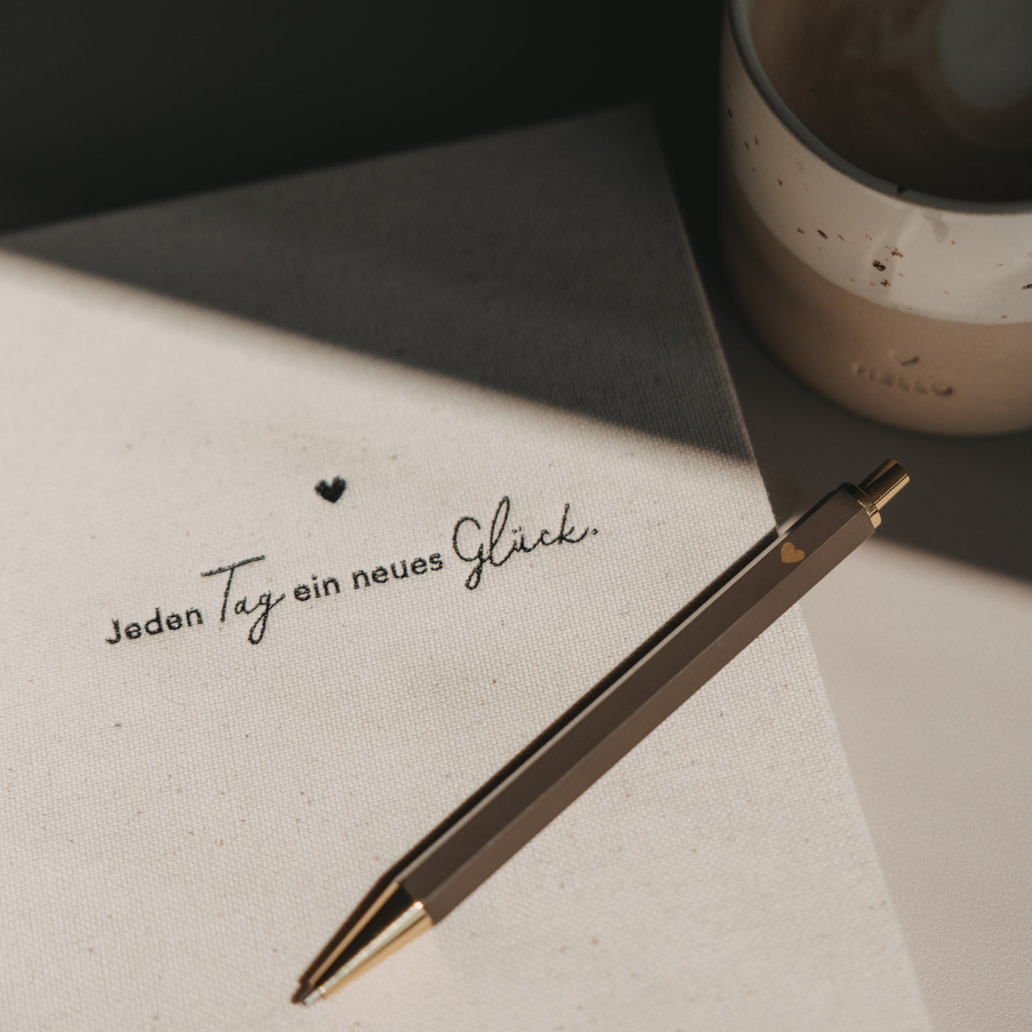 pen - heart brown