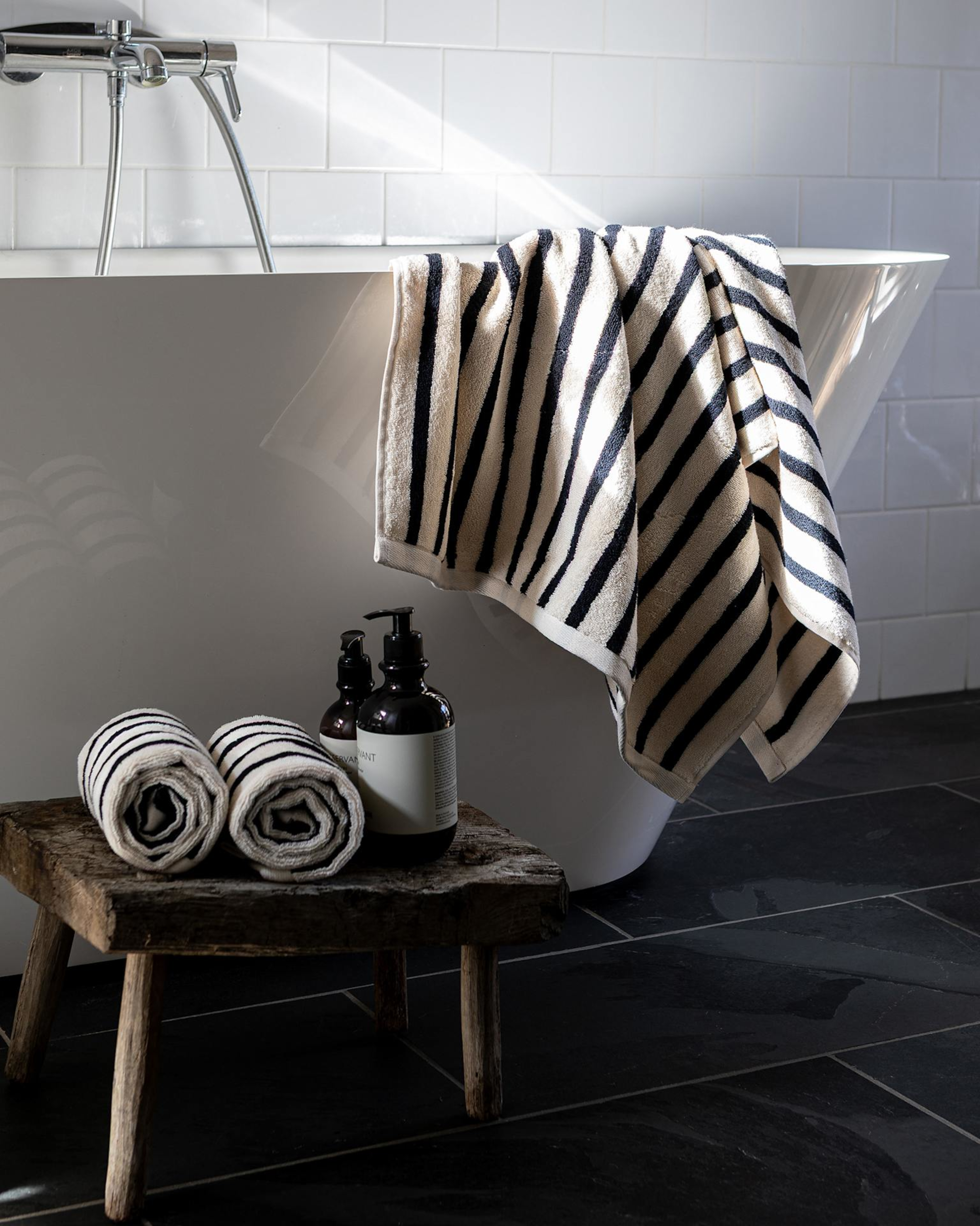bonnie - bath towel black