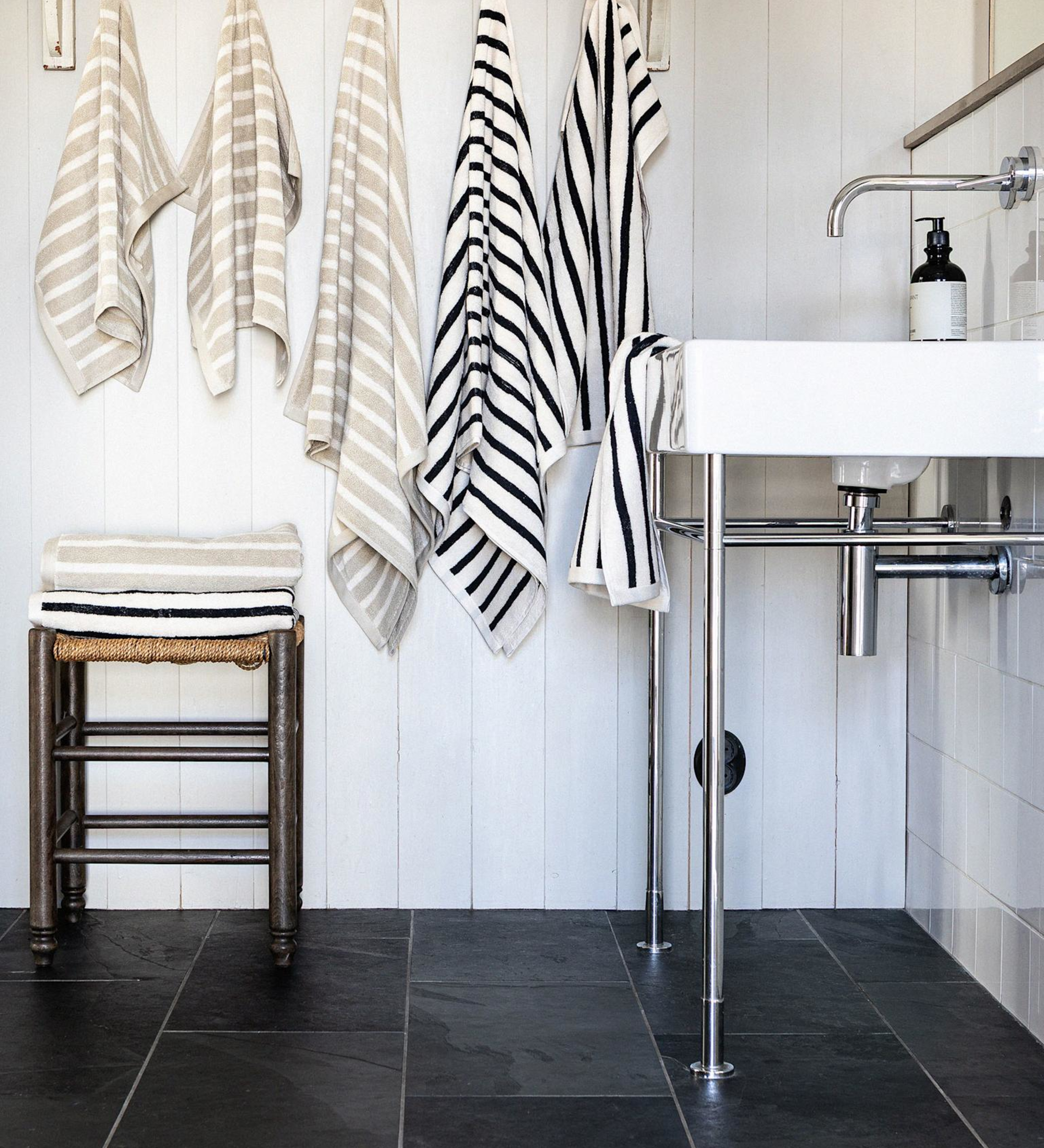 bonnie hand towel-black 