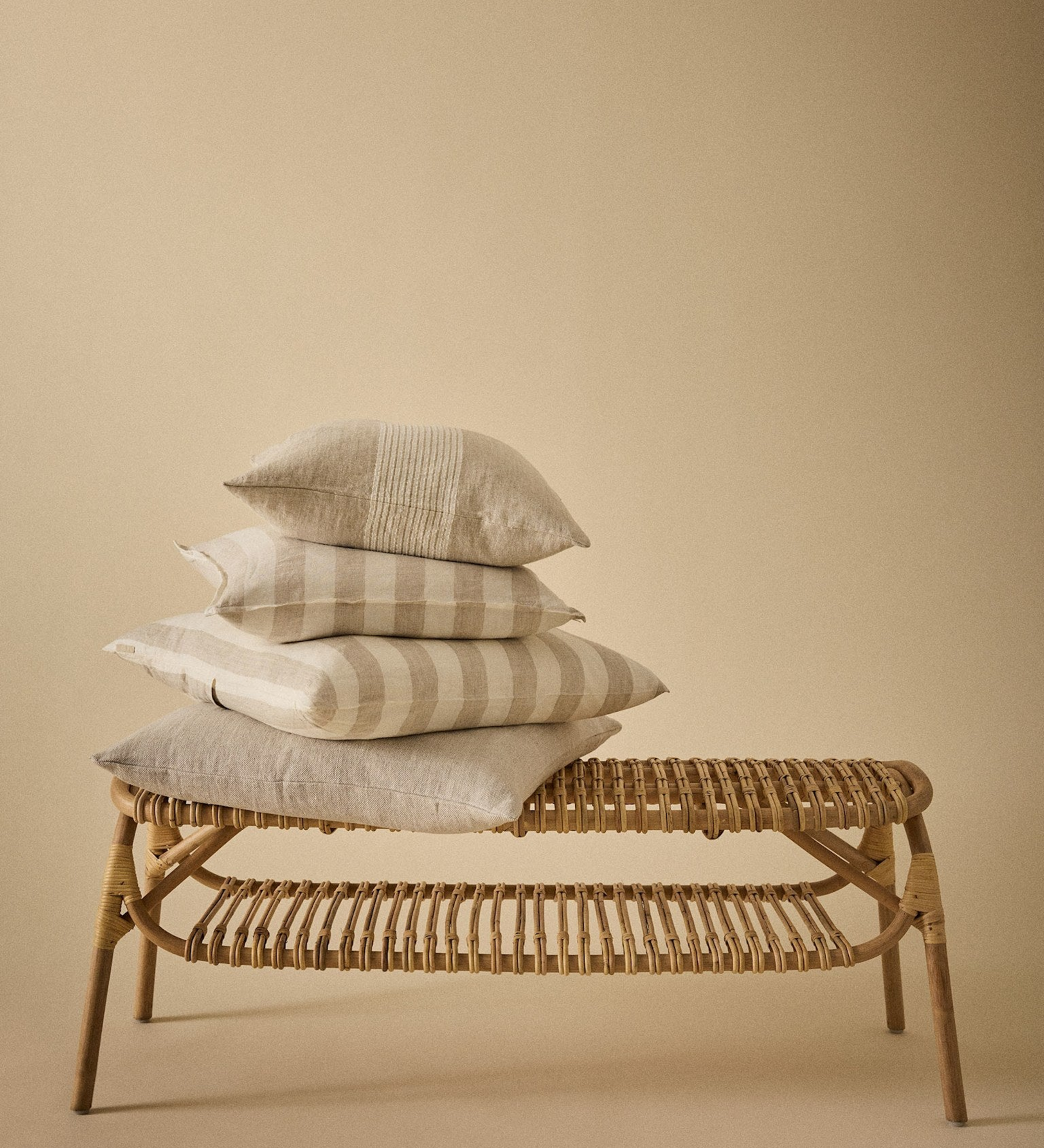 holte cushion - sand beige 