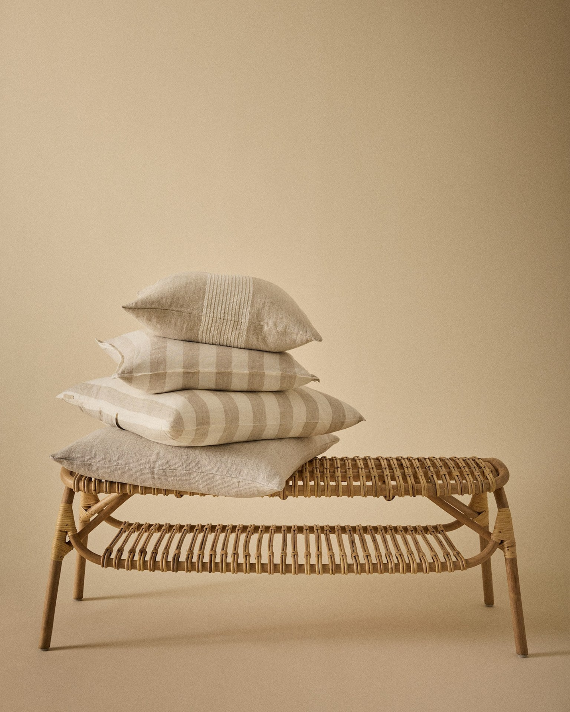 holte cushion - sand beige 